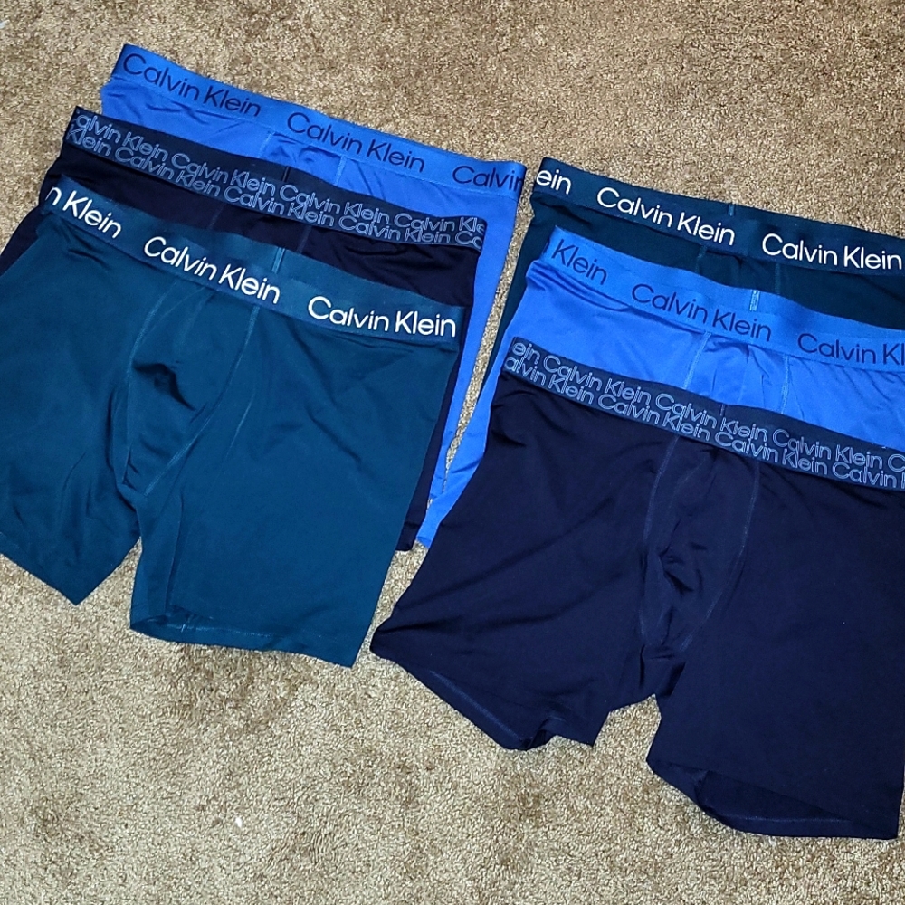 6 pairs Calvin Klein briefs